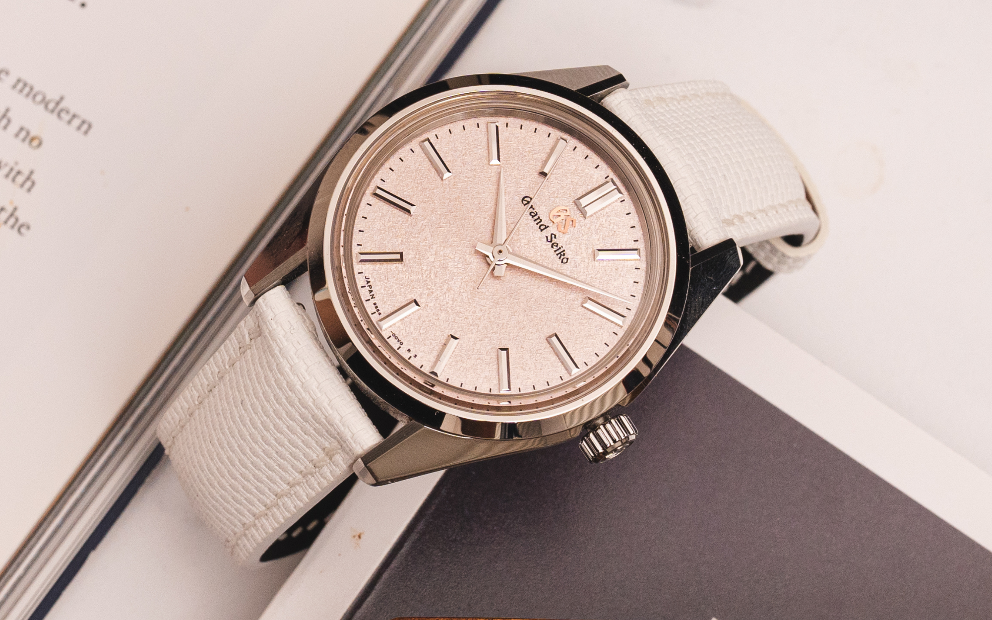 Strap Guide: Grand Seiko SBGW289 44GS Kirazuri Cherry Blossom – Delugs