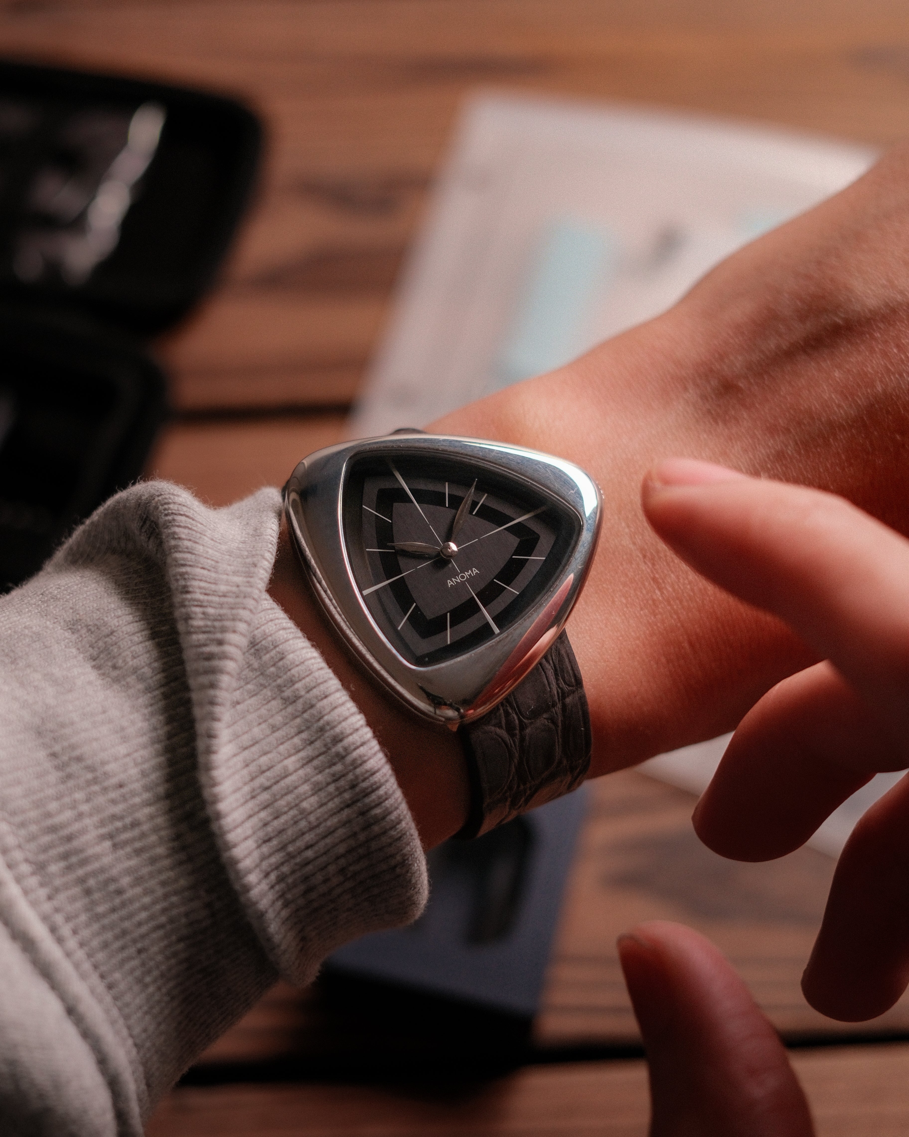 Strap Guide: Anoma A1 Slate – Delugs