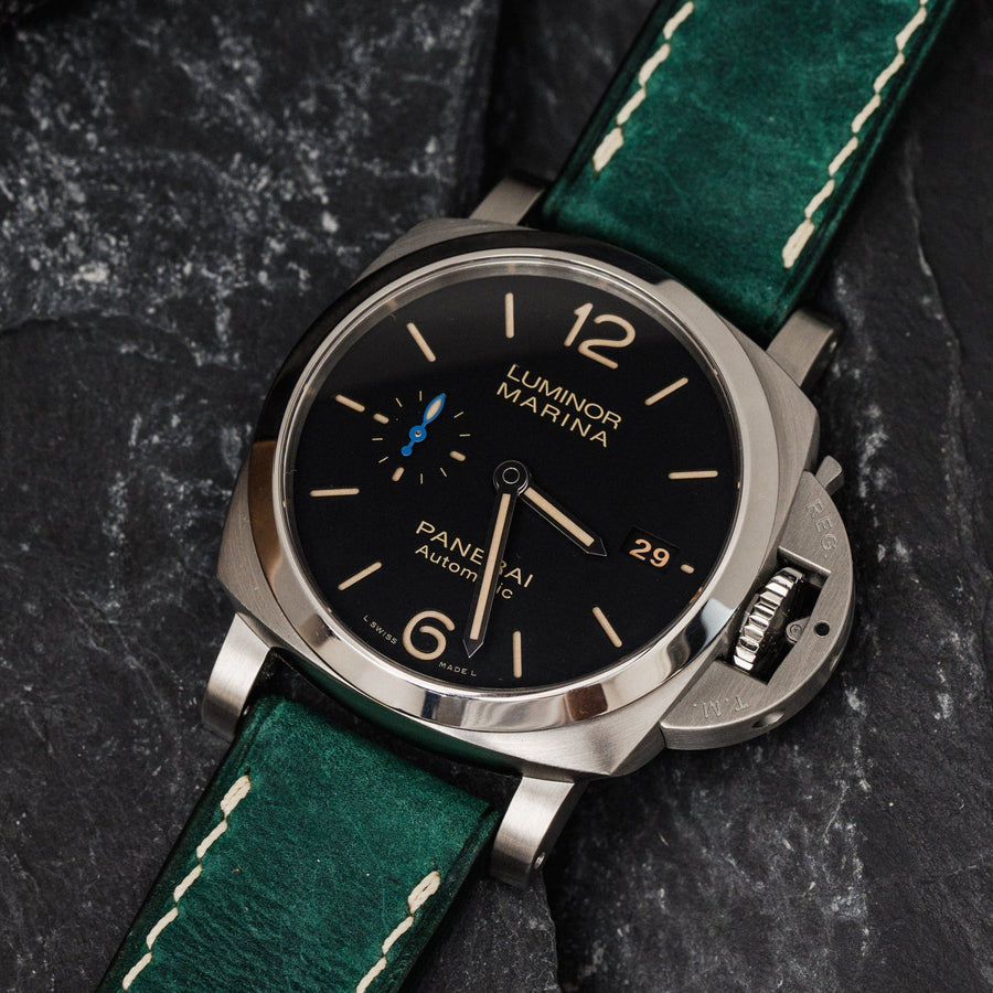 Overstock: Green Crazy Horse Chunky Strap