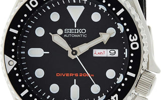 Seiko SKX007 diver watch with black dial