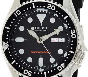 Seiko SKX007 diver watch with black dial