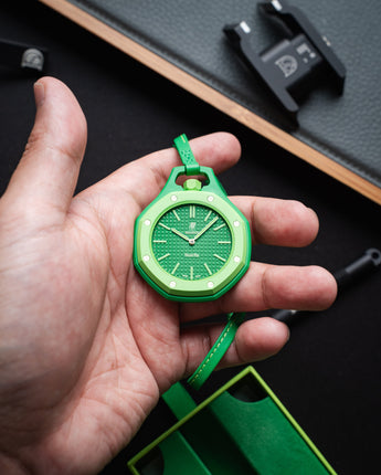 Delugs Royal Pop case-strap