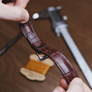 Matte Mahogany Alligator Signature Strap