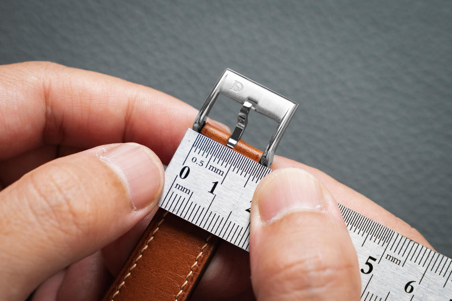 How to measure buckle width